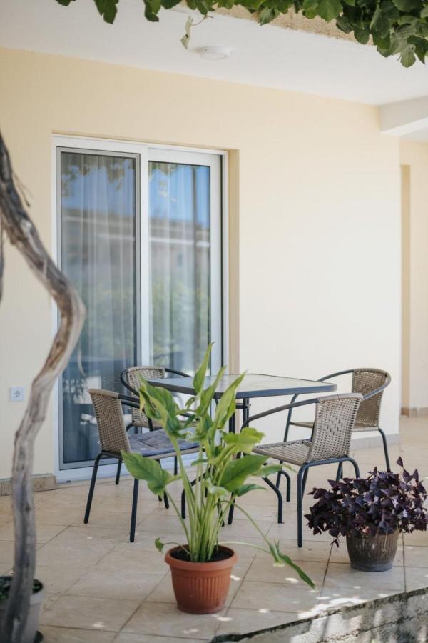 Olive Garden Apartment Bar Εξωτερικό φωτογραφία